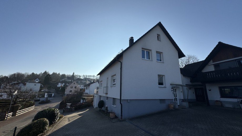 Seitenansicht Doppelhaush�lfte Ettlingen