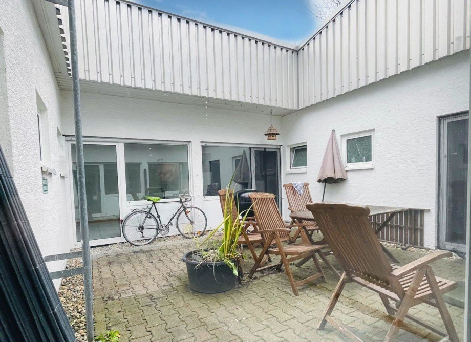 Hintergeb�ude Atrium Mehrfamilienhaus Karlsruhe
