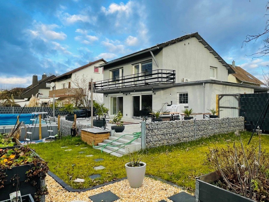 Hausansicht Garten Einfamilienhaus Rastatt