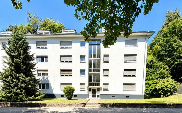 Hausansicht (KI-Visualisierung) Ettlingen - Ettlingen Etagenwohnung +++ ab 01.11. bezugsfrei +++ Gepflegte 3-Zimmer-Wohnung in Ettlingen - ideal f�r Kapitalanleger