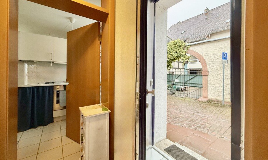 Haus 1, kl. Wohnung Eingang Mehrfamilienhaus Ettlingen