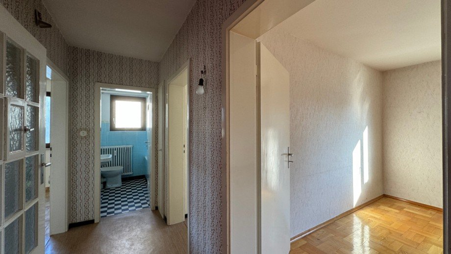 Flur OG Zweifamilienhaus Ettlingen